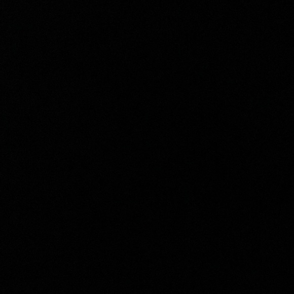 meet your posher, julia - Picture 1 of 1